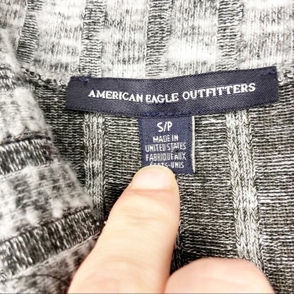 American Eagle Gray Ribbed Turtleneck Sweater Sz S - Picture 2 of 5